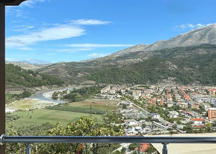Llanaj *