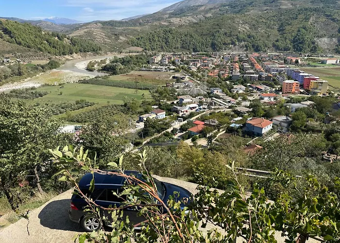 Llanaj Casa de Férias